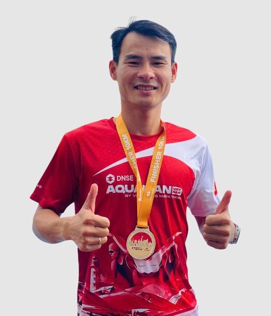 Thầy Lộc dạy bơi